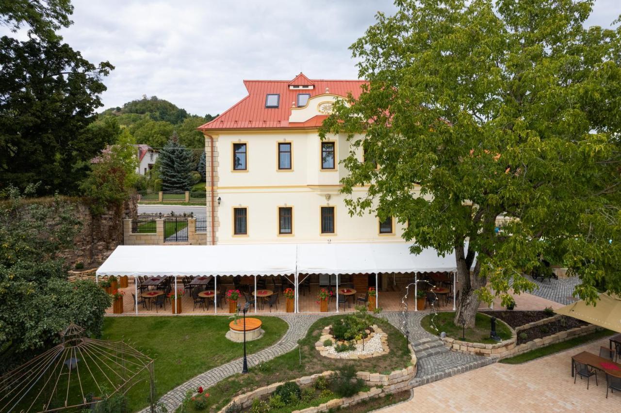 Villa Libosad Йичин Экстерьер фото