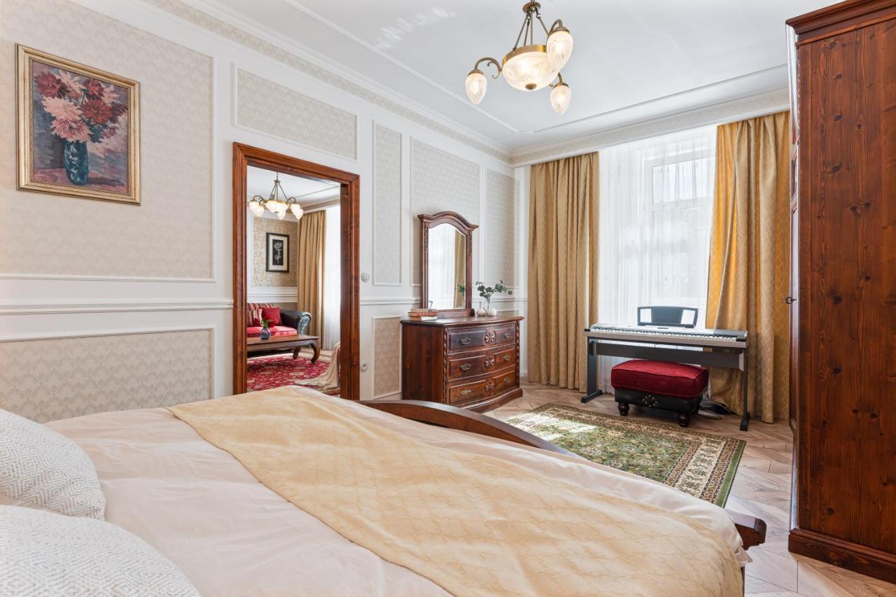 Villa Libosad Йичин Экстерьер фото