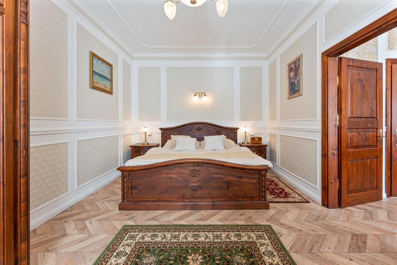 Villa Libosad Йичин Экстерьер фото
