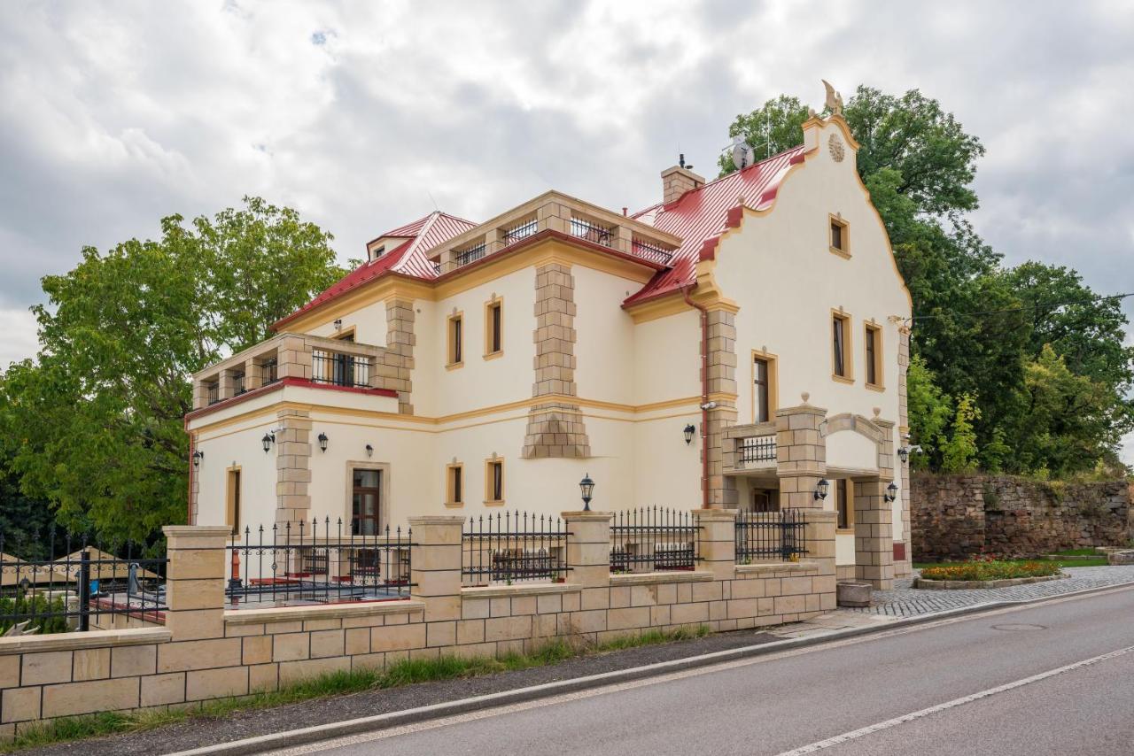 Villa Libosad Йичин Экстерьер фото