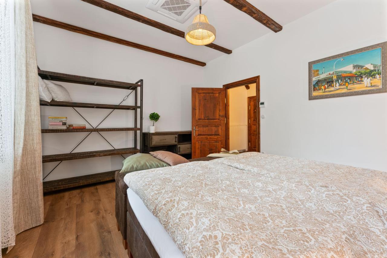 Villa Libosad Йичин Экстерьер фото