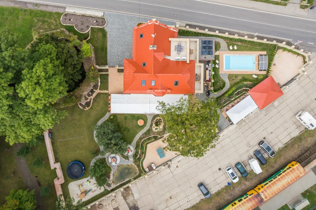 Villa Libosad Йичин Экстерьер фото