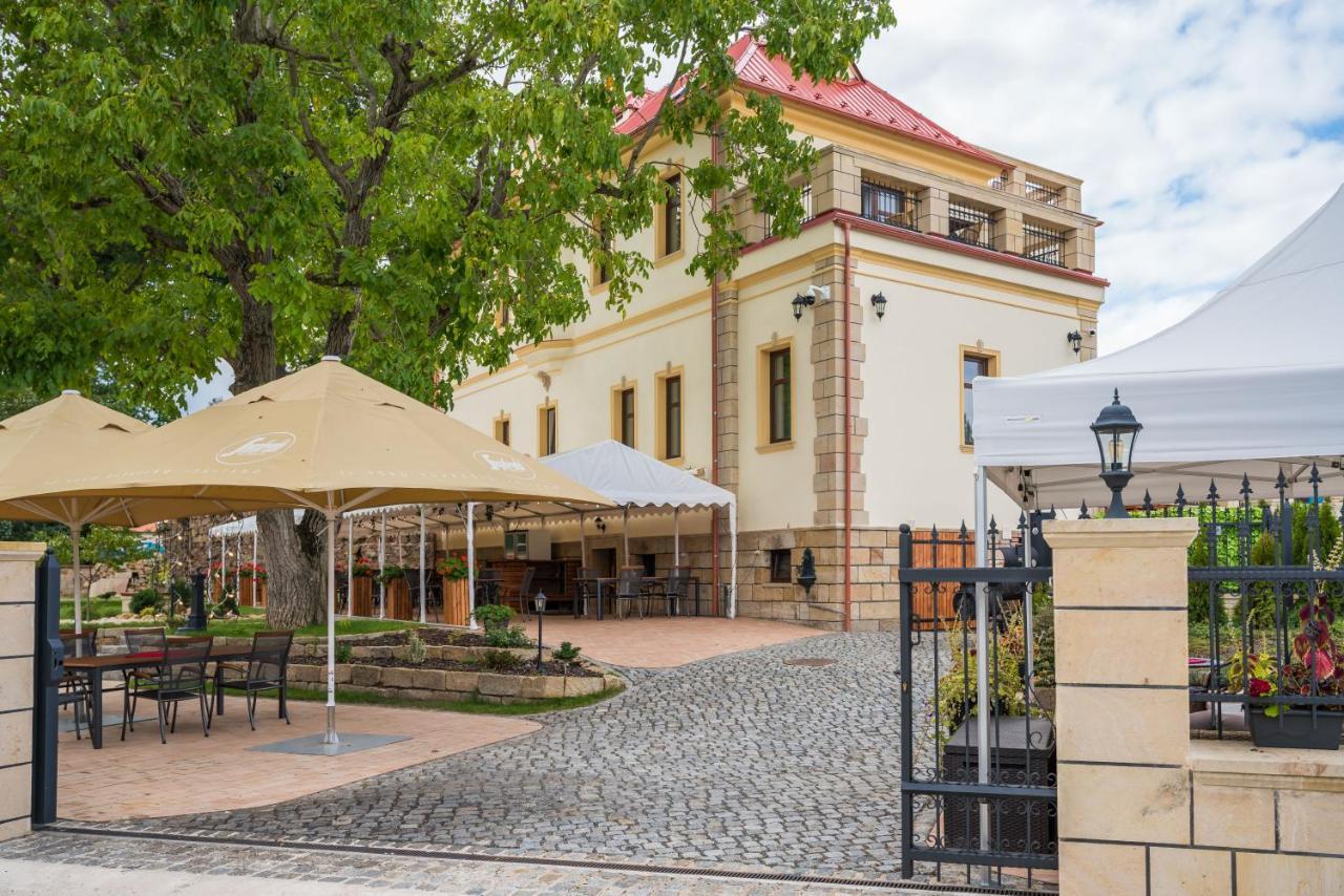 Villa Libosad Йичин Экстерьер фото