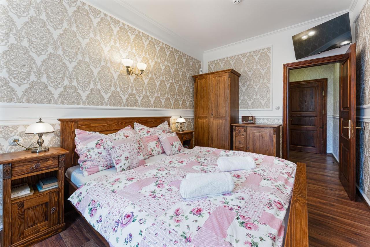 Villa Libosad Йичин Экстерьер фото