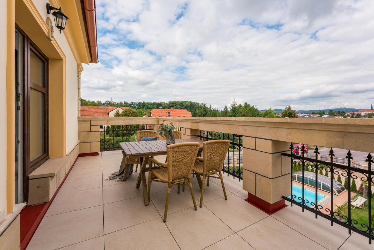 Villa Libosad Йичин Экстерьер фото