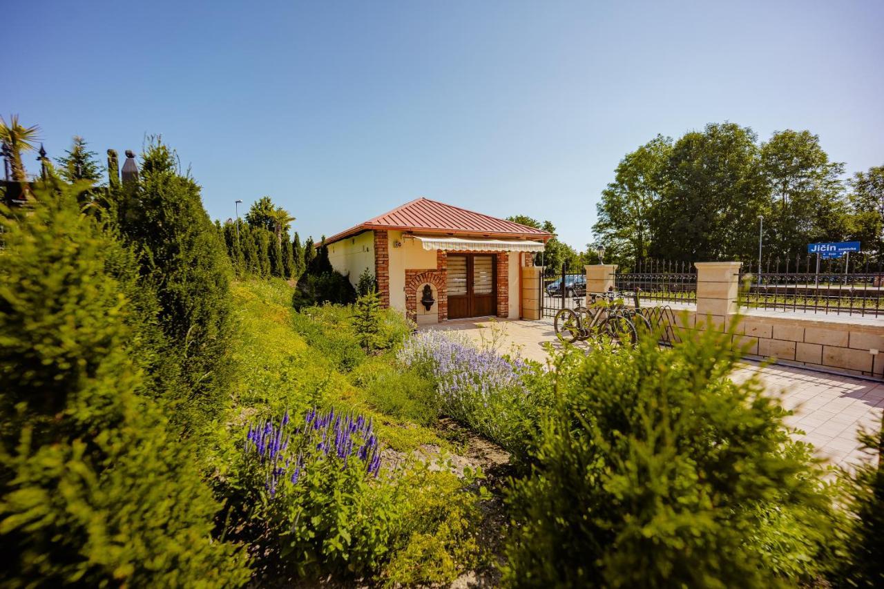Villa Libosad Йичин Экстерьер фото